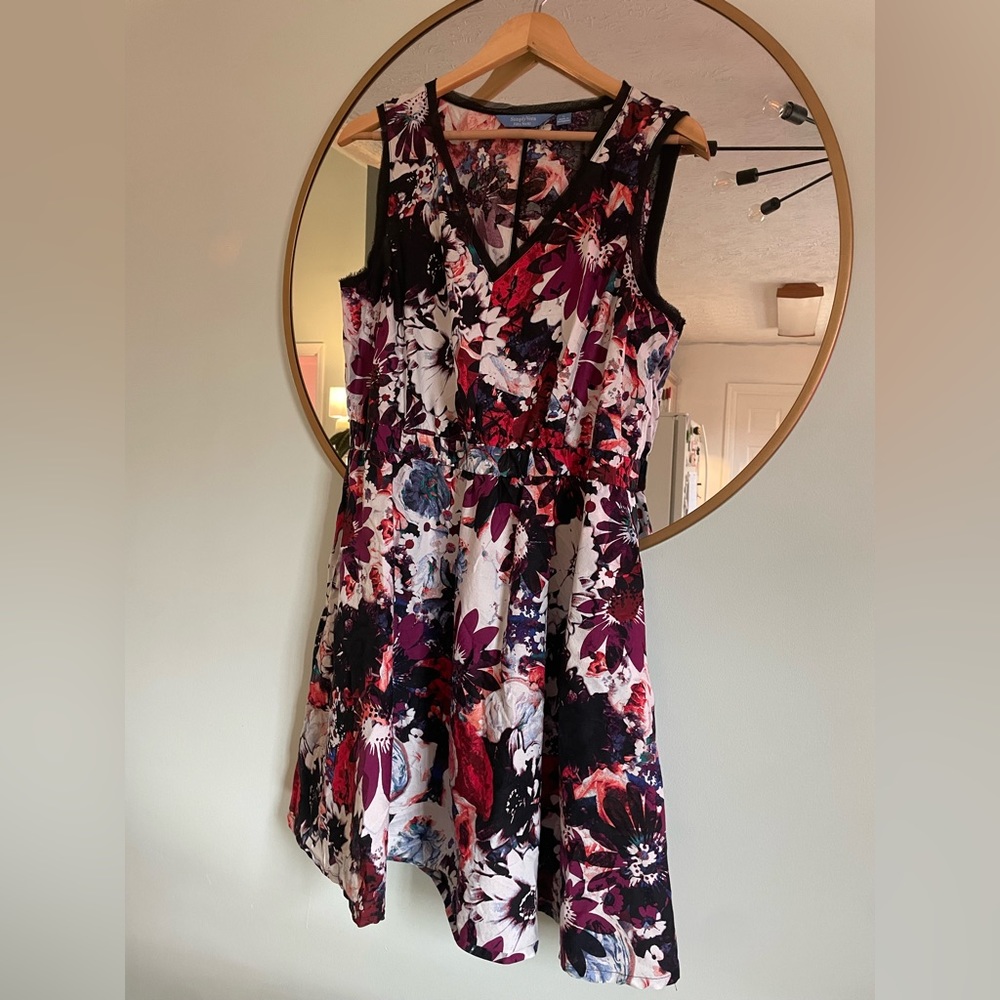 Simply Vera, Vera Wand sleeveless abstract flower print dress- WITH POCKETS!